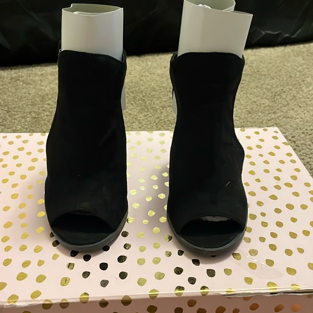 Worn couple of times no box or bag